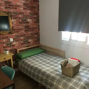 Practical Room: Barcelona-fira-airport Гостевой дом Оспиталет-де-Льобрегат