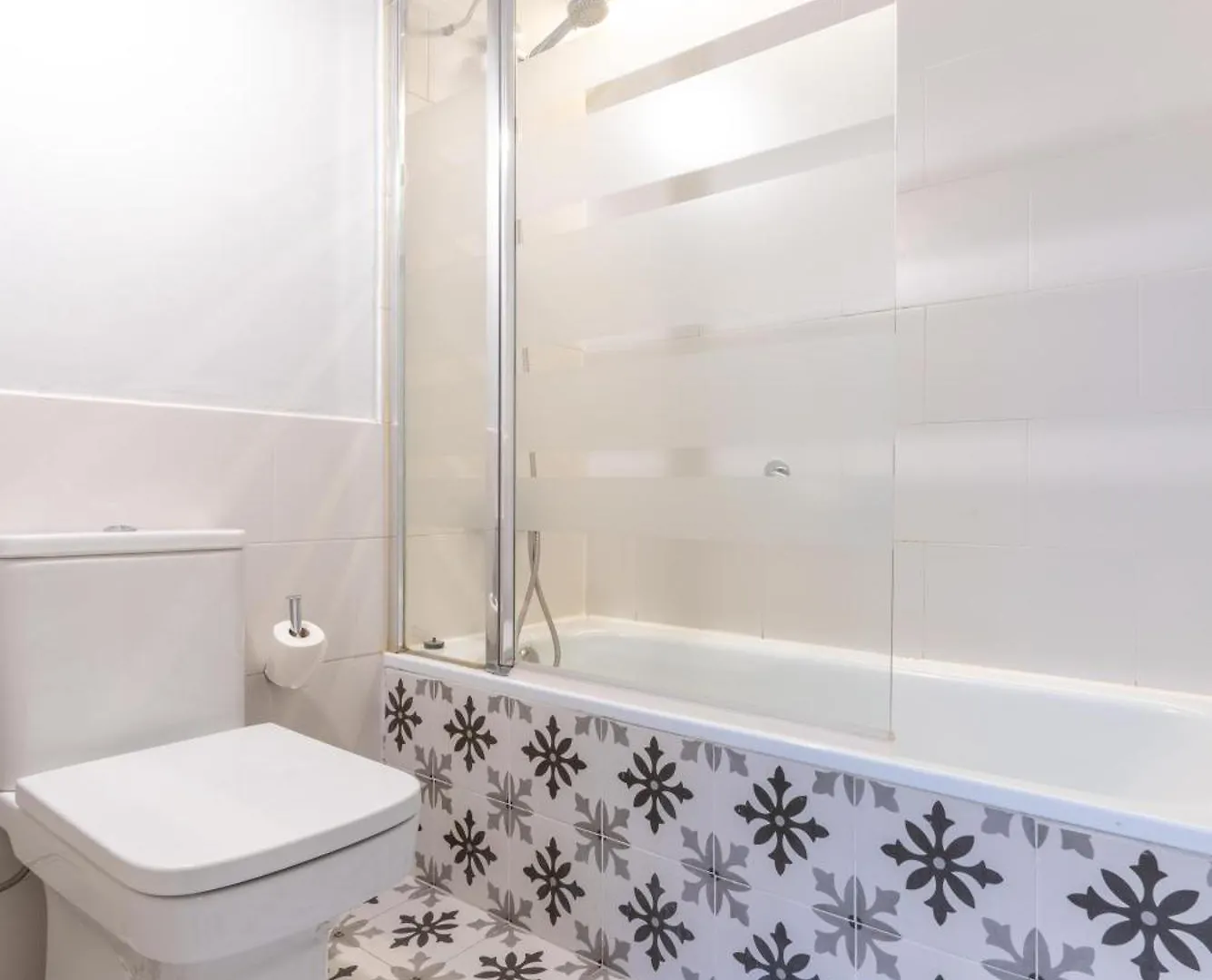 Serennia Fira Gran Via Exclusive Rooms Оспиталет-де-Льобрегат 2*,  Испания