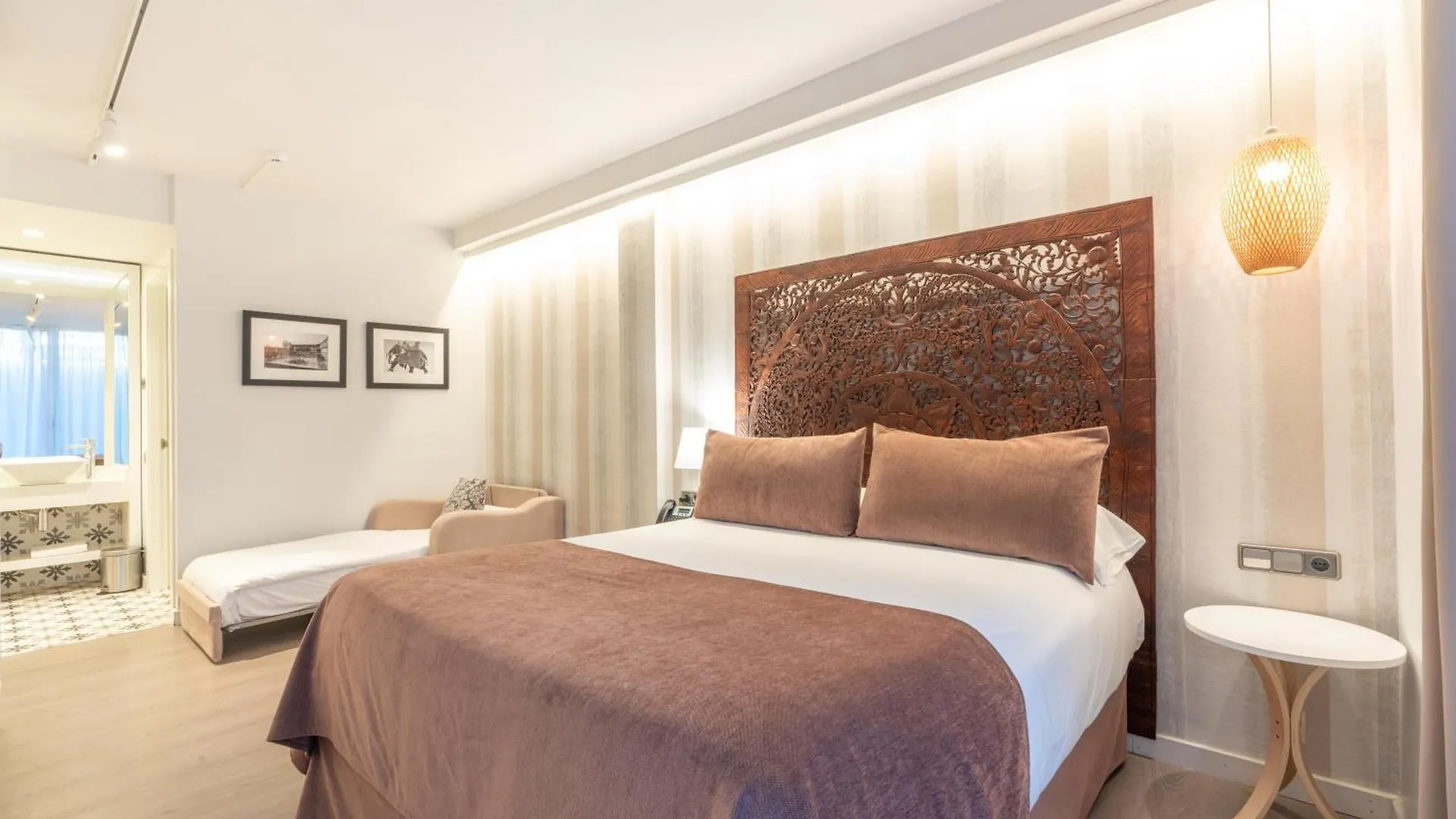 Serennia Fira Gran Via Exclusive Rooms Оспиталет-де-Льобрегат 2*,