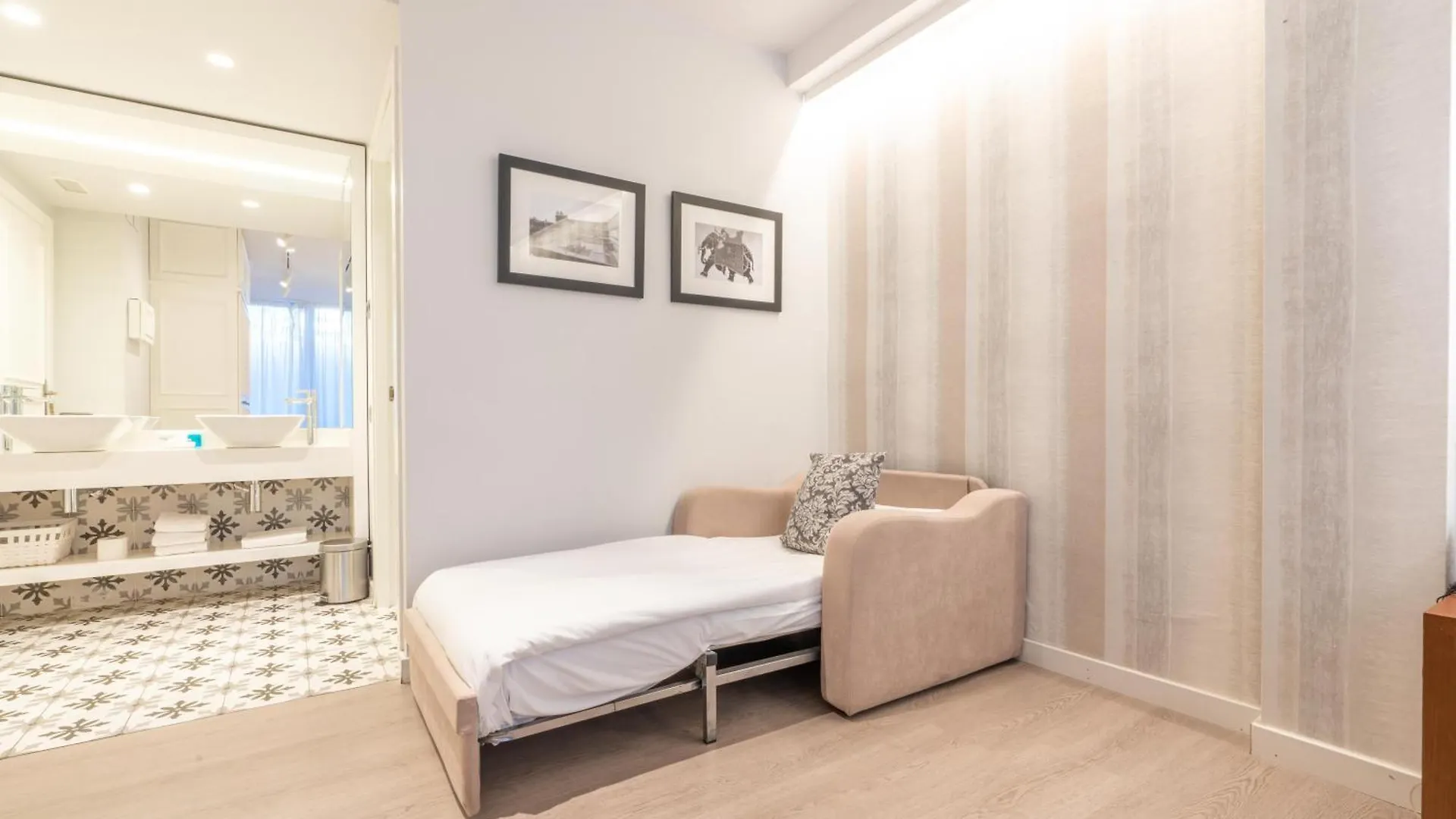 Serennia Fira Gran Via Exclusive Rooms Оспиталет-де-Льобрегат