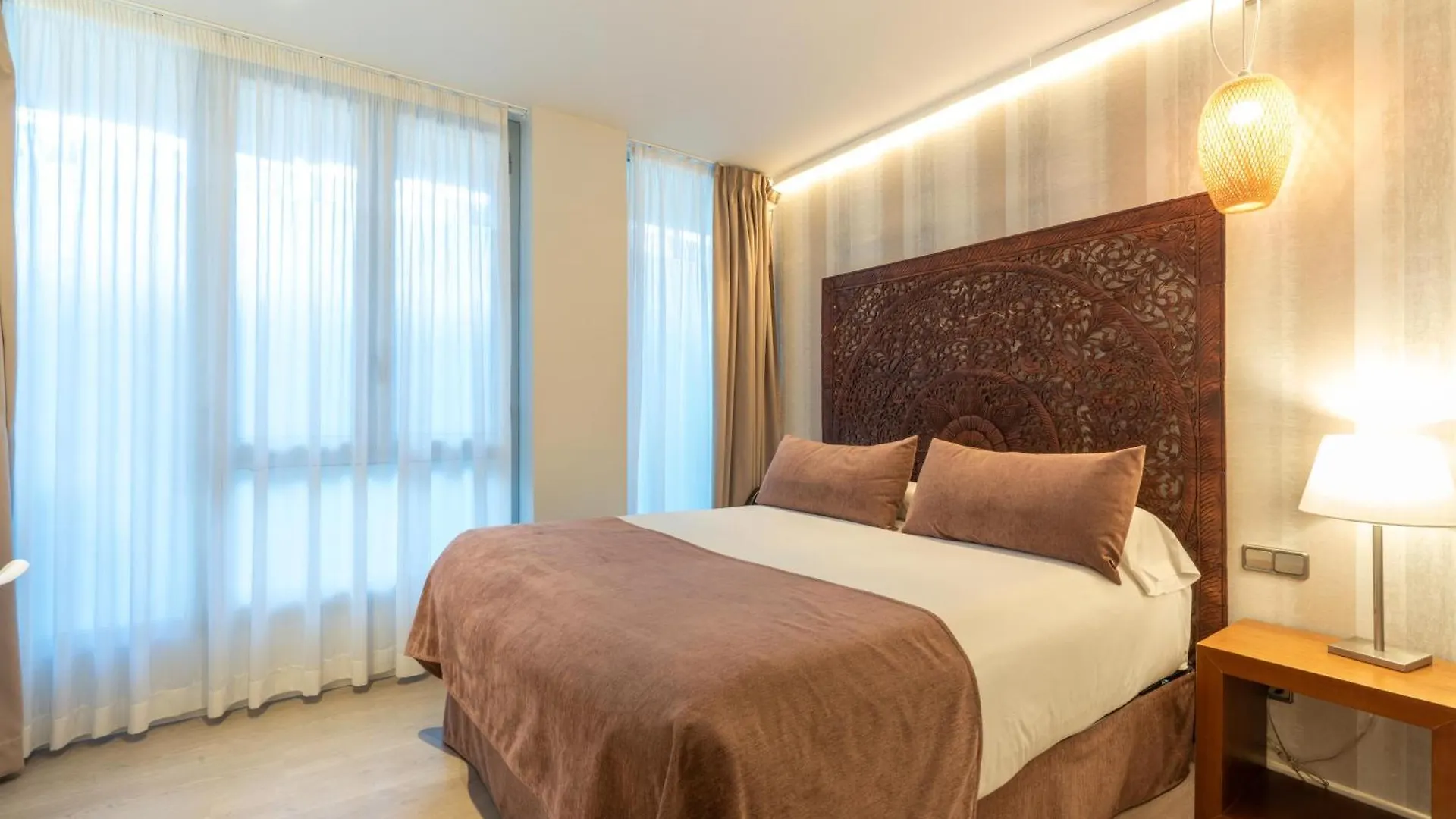 Serennia Fira Gran Via Exclusive Rooms Оспиталет-де-Льобрегат Отель