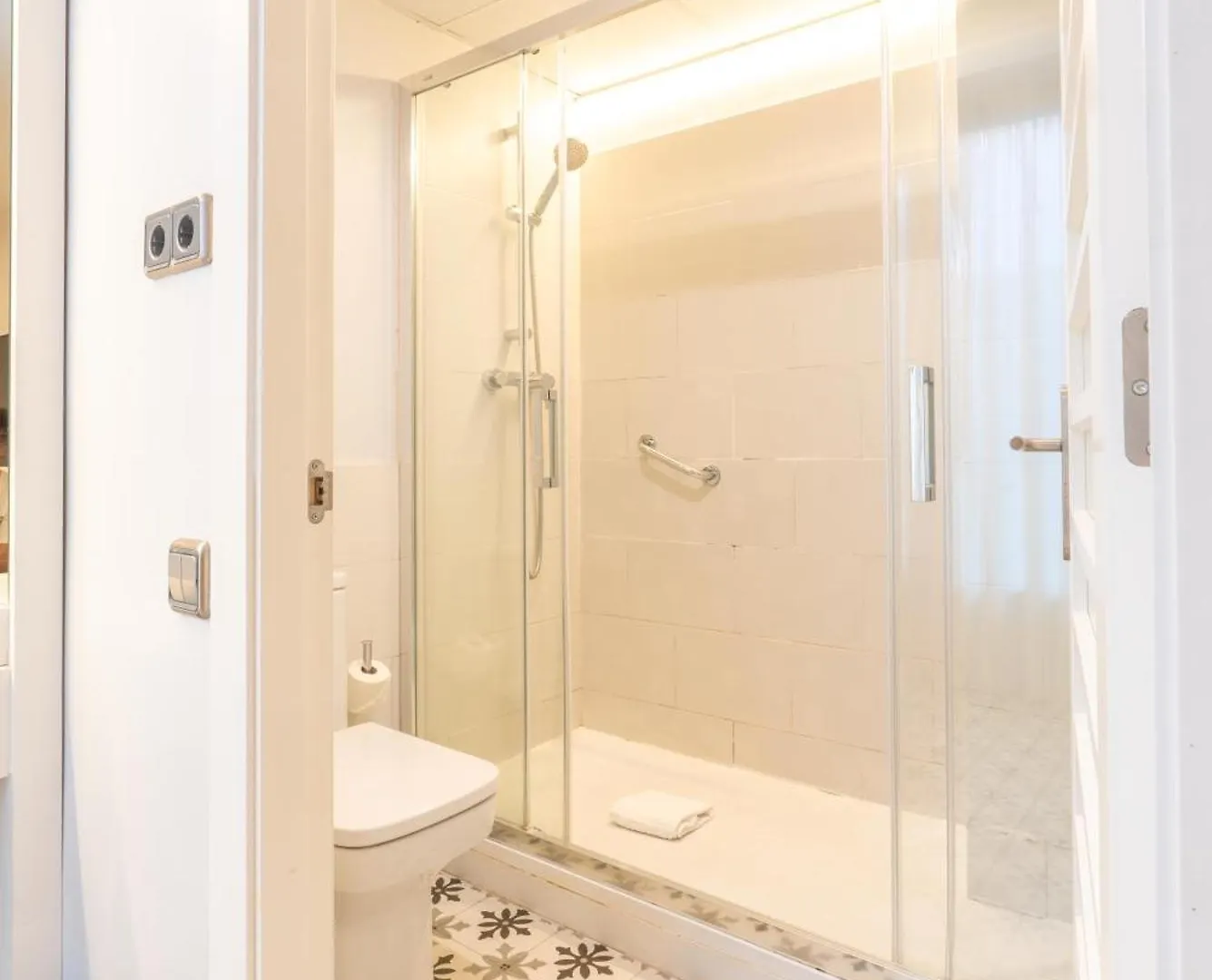 Serennia Fira Gran Via Exclusive Rooms Оспиталет-де-Льобрегат 2*,