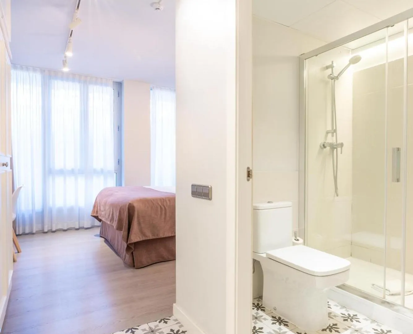 Serennia Fira Gran Via Exclusive Rooms Оспиталет-де-Льобрегат Отель